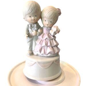 Vintage Musical Turning Cake Topper Ceramic Boy & Girl Pastel Wind Up Box